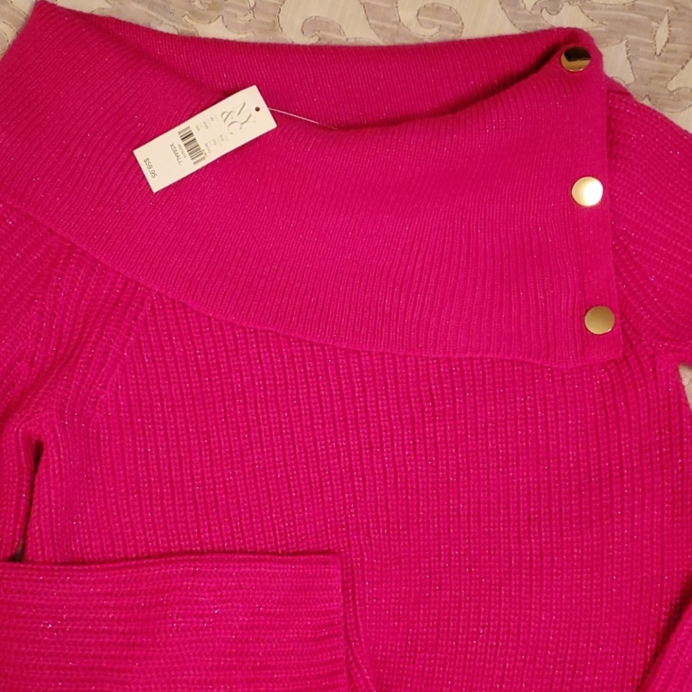 Sweater - Picture 2 of 4